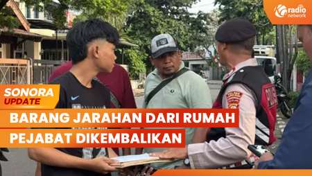 Polisi Amankan Dua Orang Penjarah Rumah Sri Mulyani, Barang Jarahan Dikembalikan | SONORA UPDATE