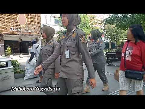 Sensasi Menikmati Sate di Malioboro