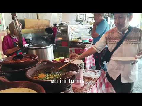 Kepuasan di Kedai Soto Pahlawan: Ada 40 Hidangan Prasmanan