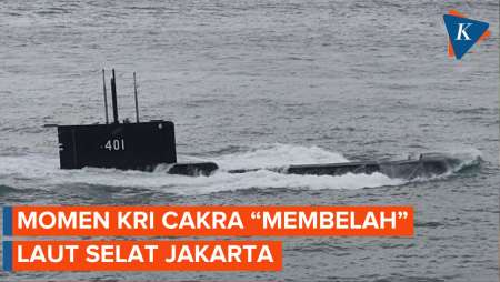 Kapal Selam KRI Cakra 401 Muncul ke Permukaan Teluk Jakarta, Ini Penampakannya