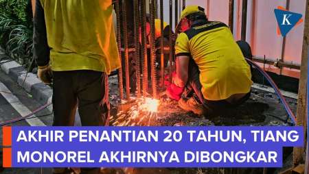 Begini Proses Pembongkaran Besi Tiang Monorel Jakarta Yang Mangkrak