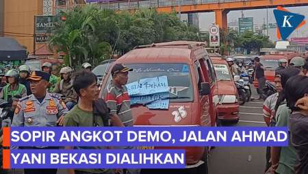 Demo Sopir Angkot, Polisi Alihkan Arus Lalu Lintas Di Jalan Ahmad Yani Bekasi