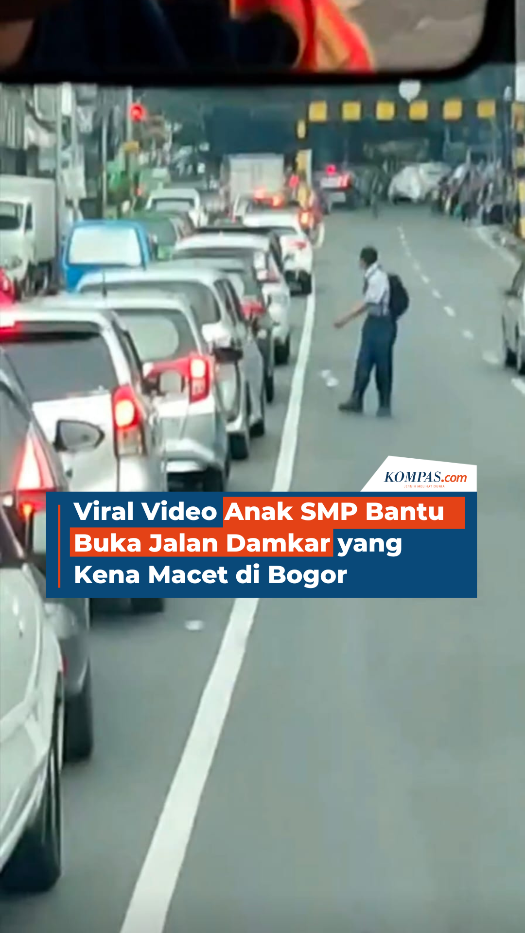Viral Video Anak SMP Bantu Buka Jalan Damkar yang Kena Macet di Bogor