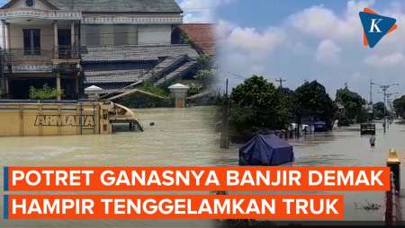 Potret Kedahsyatan Banjir Pantura, Air Rendam Setengah Badan Truk