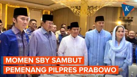Momen SBY dan Keluarga Sambut Prabowo di Acara Buka Puasa Partai Demokrat