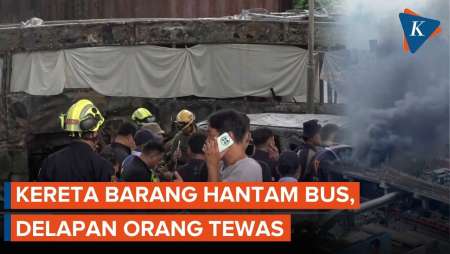 Kereta Kargo Tabrak Bus di Thailand, 8 Orang Tewas