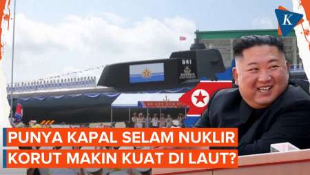 Semringahnya Kim Jong-un Saat Korea Utara Pamerkan Kapal Selam Nuklirnya