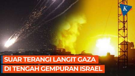 Suar Terangi Langit Malam di Gaza Saat Aksi Militer Israel Berlanjut