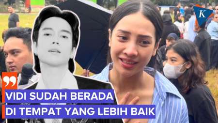 Hadiri Pemakaman Vidi Aldiano, Anya Geraldine: Vidi Berada Di Tempat Yang Lebih Baik
