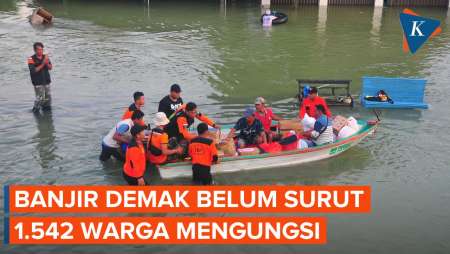 Momen Evakuasi Ribuan Warga dari Banjir Demak