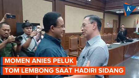 Momen Anies Peluk Tom Lembong Saat Hadiri Sidang Dugaan Korupsi Impor Gula