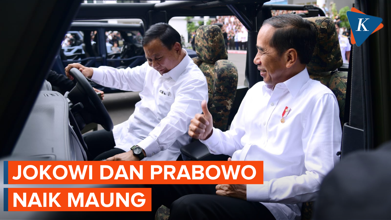 Jokowi Kasih Jempol ke Prabowo Ketika Jajal Naik Maung