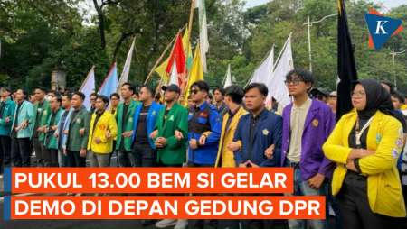 BEM SI Gelar Aksi #SelamatkanIndonesia di Depan DPR, Suarakan Apa?