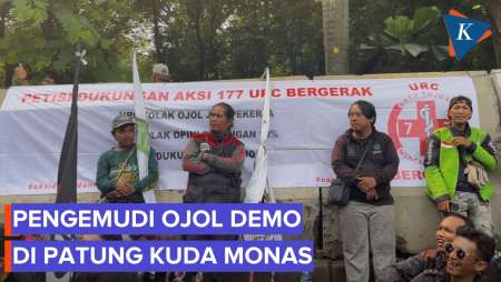 Ratusan Pengemudi Ojek Online Demo di Kawasan Patung Kuda Monas
