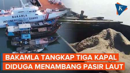 Detik-Detik Bakamla RI Tangkap 3 Kapal Penambang Pasir di Karimun Kepulauan Riau