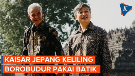 Berkemeja Batik dan Sandal Upanat, Kaisar Naruhito Berkeliling Candi Borobudur