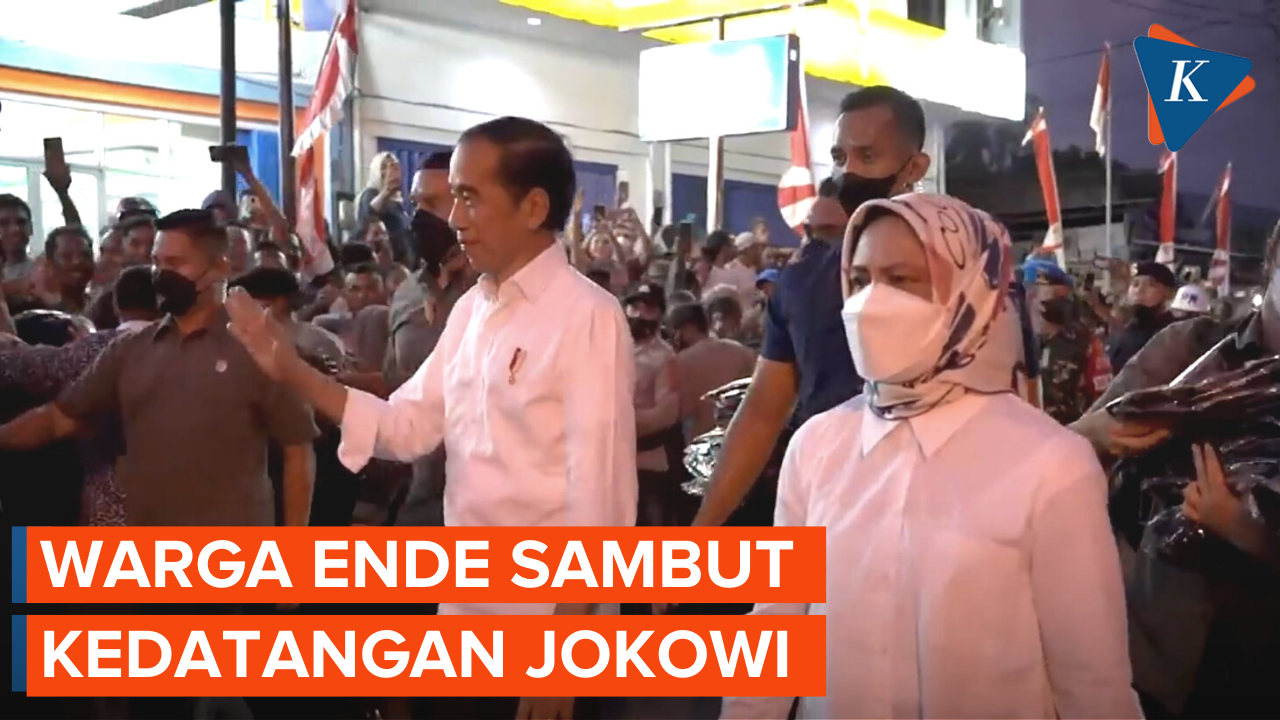 Ribuan Warga Ende Histeris Sambut Kedatangan Jokowi