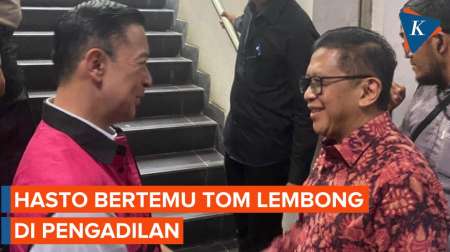 Momen Hasto Bertemu Tom Lembong di Pengadilan