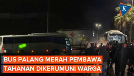 Momen Bus Pembawa Tahanan Palestina yang Dibebaskan Tiba di Beituna Tepi Barat