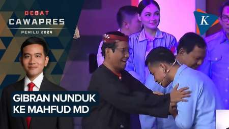 Gibran Bungkukkan Badan Sambut Salam dan Tawa Mahfud MD