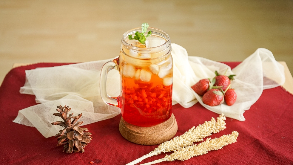 Resep Mango Berry Tea, Minuman Segar untuk Sajian Arisan dan Kumpul Keluarga!