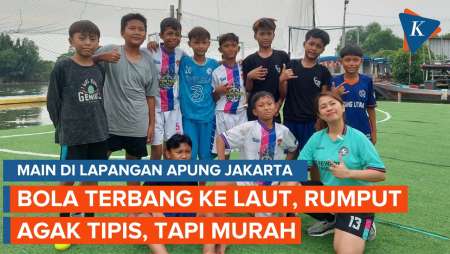 Main Bola di Lapangan Apung, Permukaan Goyang tapi Sewa Murah