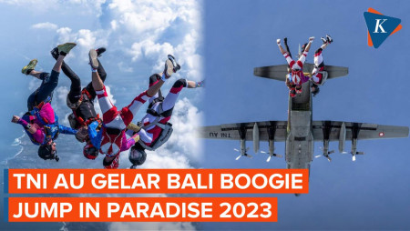 TNI AU Kerahkan Pesawat C-130 Hercules di Event Bali Boogie Jump In Paradise 2023