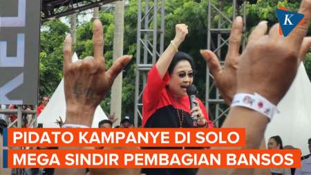 Kampanye Akbar di Solo, Megawati Sindir Pembagian Bansos Cuma Gula-gula