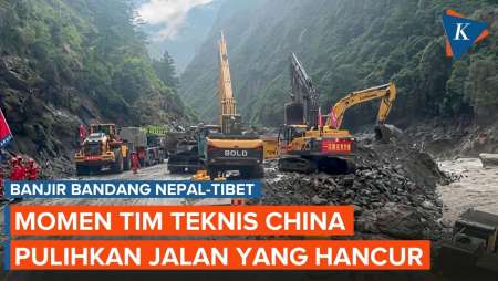 Momen Tim Teknis China "Gercep" Pulihkan Jalur Yang Terkena Banjir Bandang