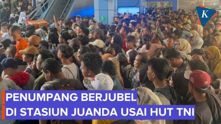 Lautan Manusia Di Stasiun Juanda Usai HUT Ke-80 TNI Di Monas