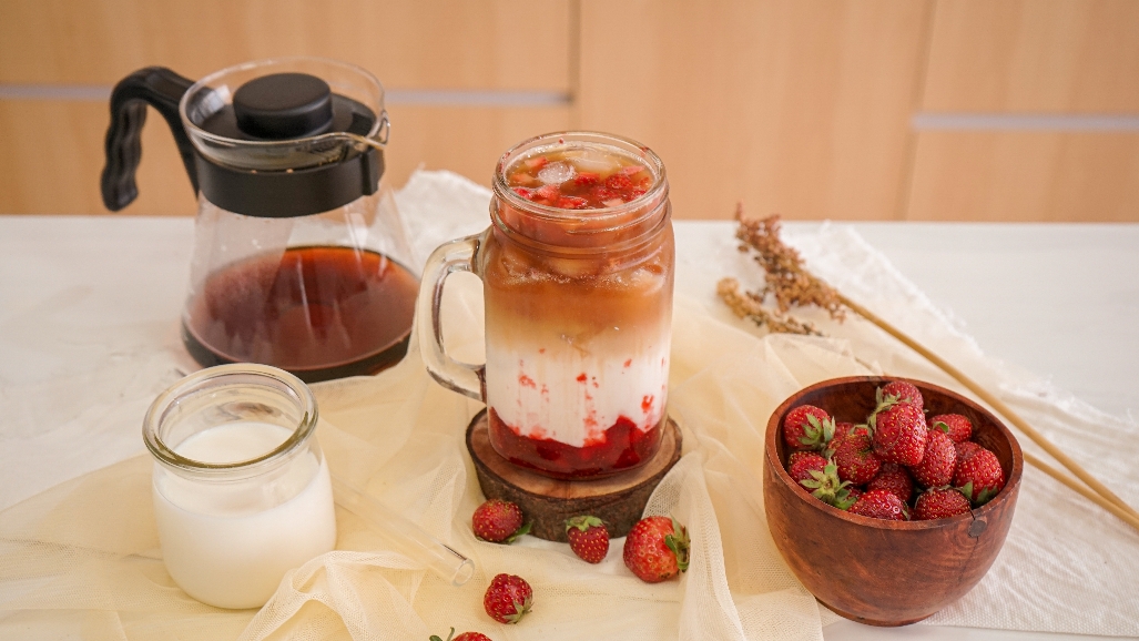 Resep Minuman Viral, Kopi Milky Stroberi || Bisa Jadi Ide Menu di Kafe Kamu!
