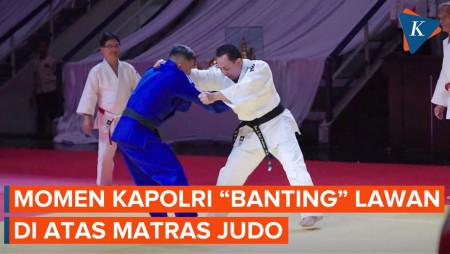 Momen Kapolri Unjuk Kebolehan Olahraga Judo Usai Dapat Sabuk Hitam