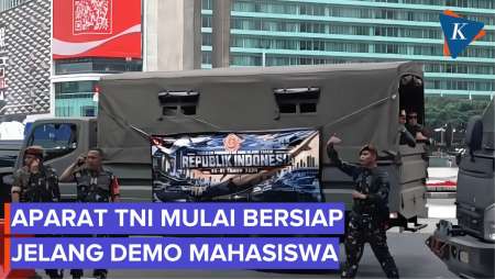 Jelang Demo BEM UI, Sejumlah Anggota TNI Mulai Berdatangan Ke Bundaran HI