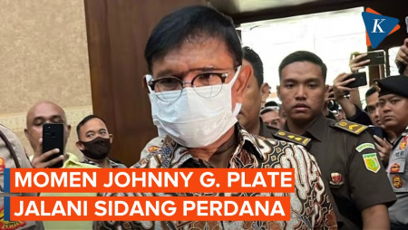 Momen Mantan Menkominfo Johnny Plate Jalani Sidang Perdana Dugaan Korupsi BTS
