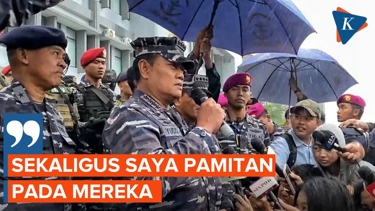 Momen Panglima TNI Jawab Pertanyaan Wartawan Saat Hujan Deras