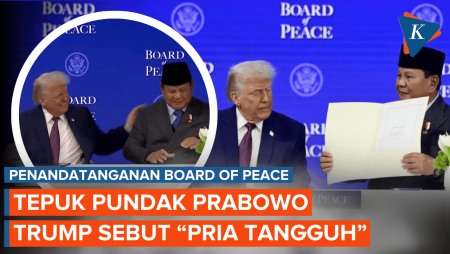 Trump Tepuk Pundak Prabowo, Sebut "Pria Tangguh" Saat Tandatangani Board Of Peace