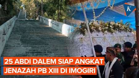 25 Abdi Dalem Siap Angkat Jenazah PB XIII Melewati 400 Anak Tangga Makam Imogiri