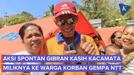 Momen Gibran Berikan Kacamata Pribadinya Untuk Warga Desa Waso Di Manggarai Timur, NTT