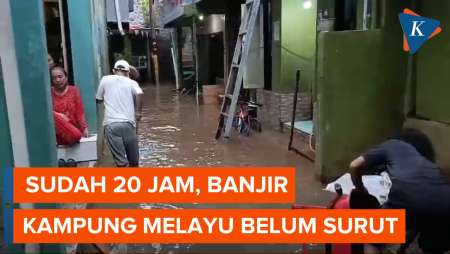 Sudah 20 Jam, Banjir di Kampung Melayu Jaktim Belum Surut Total