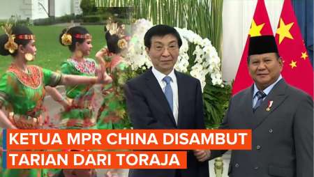 Kedatangan Ketua MPR China Disambut Tarian Dari Toraja