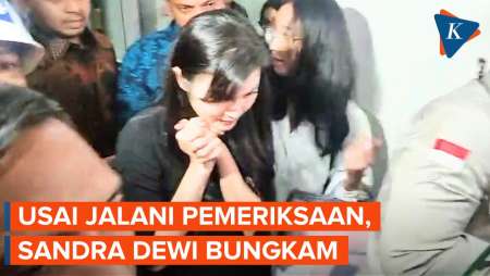 Ekspresi Sandra Dewi, Tertunduk Setelah 10 Jam Diperiksa Kejagung