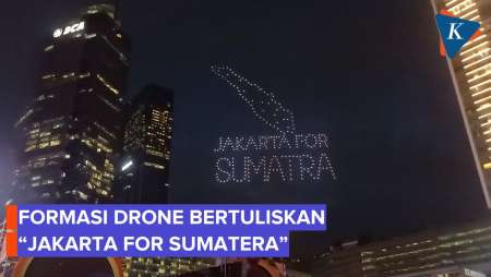 Atraksi Drone "Menari" Di Bundaran HI
