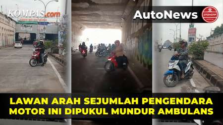 Video Sejumlah Pengendara Motor Lawan Arah Dipukul Mundur Ambulans