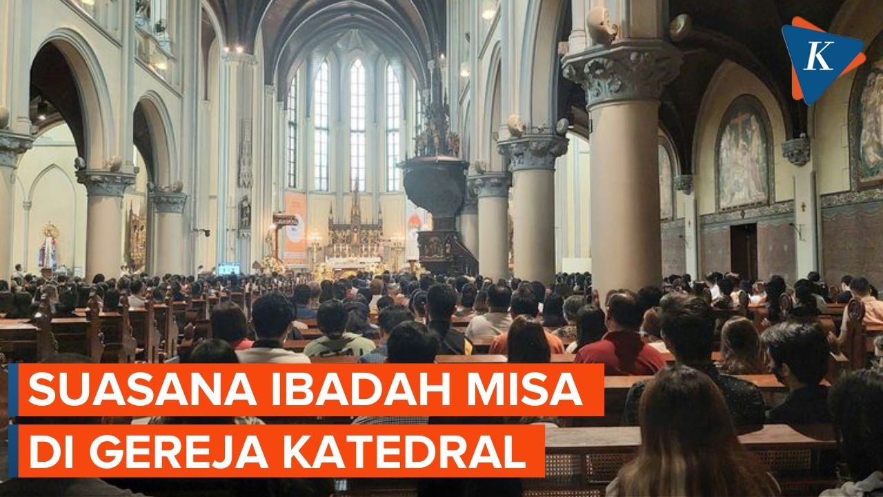 Ribuan Umat Ikuti Ibadah Kenaikan Isa Almasih di Gereja Katedral Jakarta