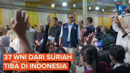 Momen 37 WNI dari Suriah Tiba di Indonesia