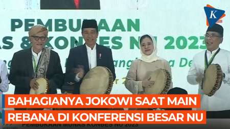 Momen Jokowi Pakai Sarung dan Main Rebana di Konferensi Besar NU