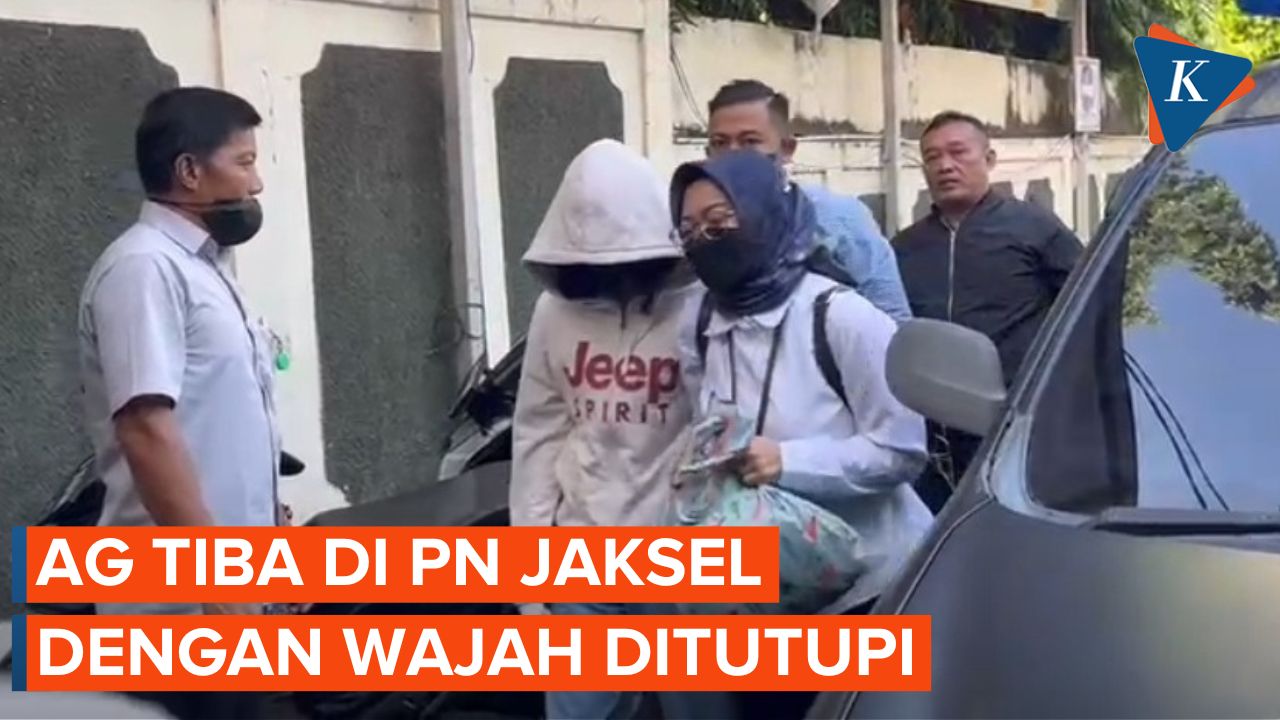 Momen AG Dikawal Ketat Saat Tiba di PN Jakarta Selatan