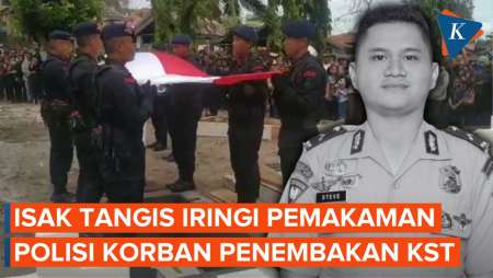 Isak Tangis Iringi Upacara Pemakaman Polisi Korban Penembakan KST