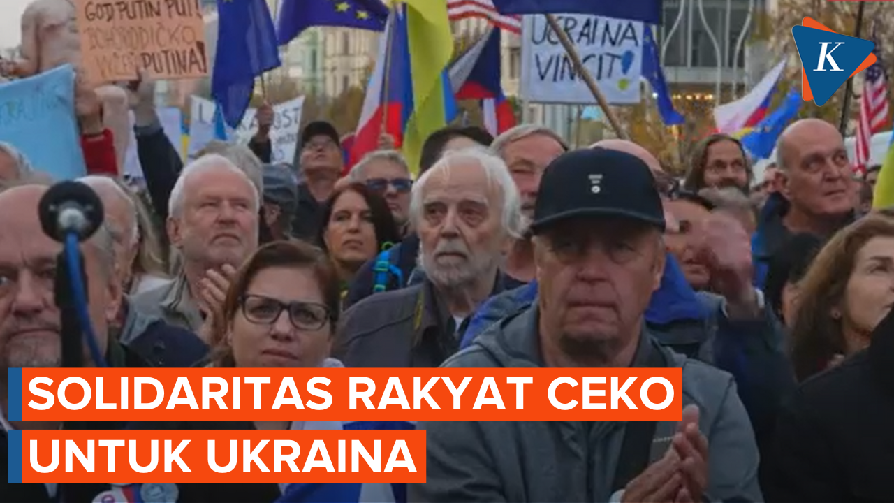 Puluhan Ribu Demonstran Ceko Kibarkan Bendera Ukraina!