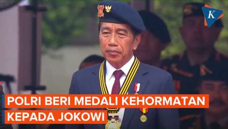 Jokowi Terima Medali Kehormatan Loka Praja Samrakshana Polri